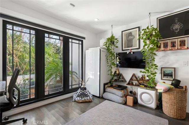 737 N Orange Drive, Los Angeles, CA 90038