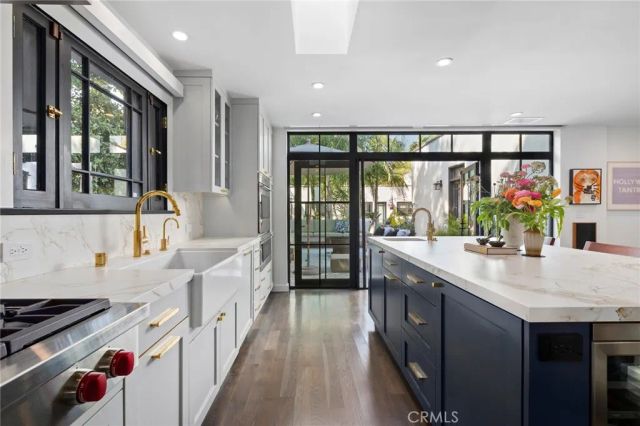 737 N Orange Drive, Los Angeles, CA 90038