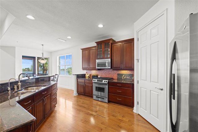 1139 RIVERSCAPE STREET 2, Bradenton, FL 34208