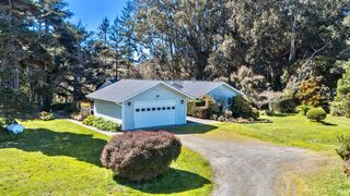 18070 Ocean Dr, Fort Bragg, CA 95437