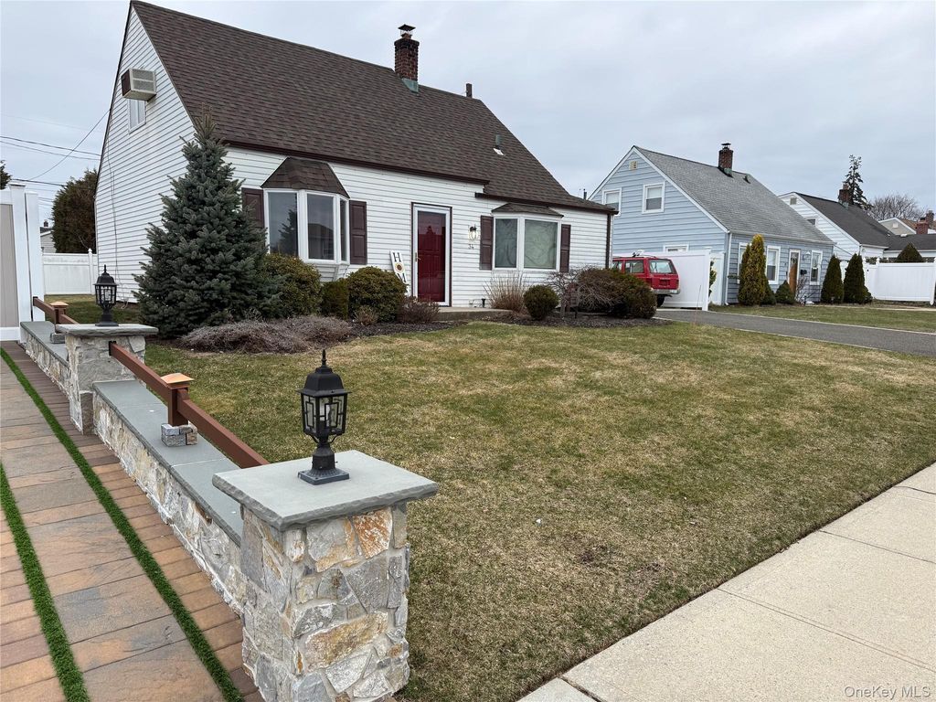 34 Quarry Lane, Levittown, NY 11756