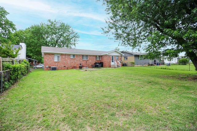 2861 S 66th Place E, Tulsa, OK 74129