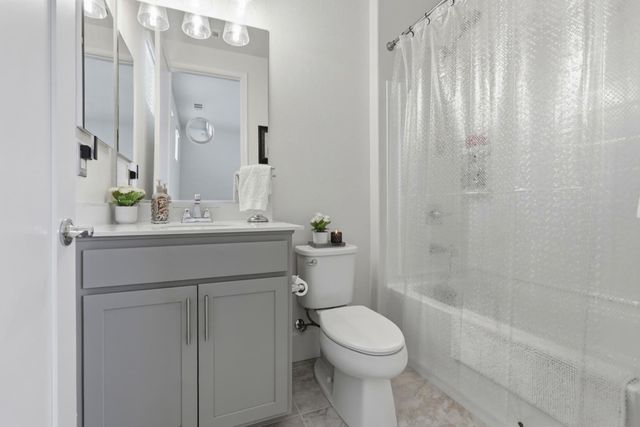 1230 Robbies Court, Hollister, CA 95023
