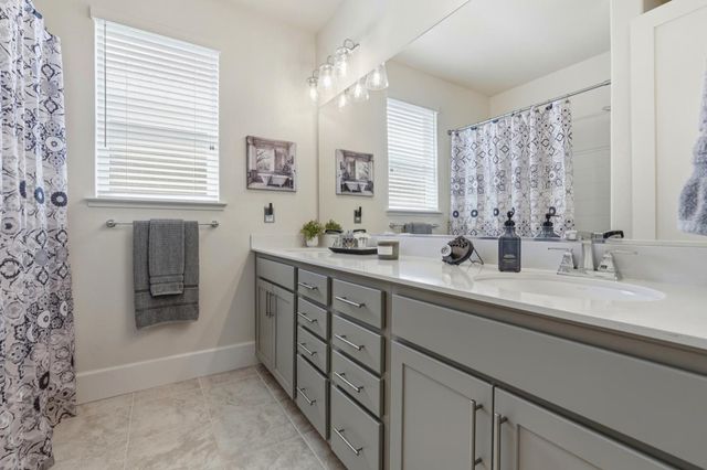 1230 Robbies Court, Hollister, CA 95023