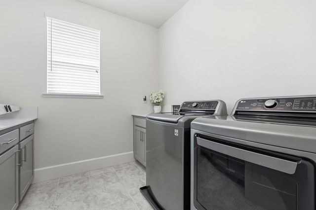 1230 Robbies Court, Hollister, CA 95023