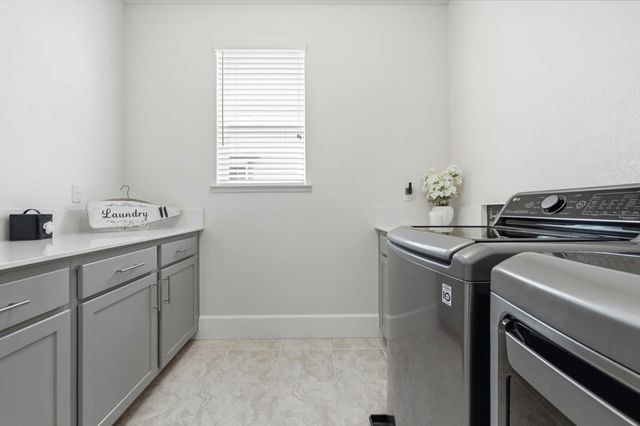 1230 Robbies Court, Hollister, CA 95023