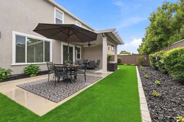 1230 Robbies Court, Hollister, CA 95023