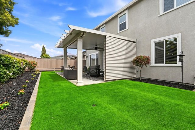 1230 Robbies Court, Hollister, CA 95023