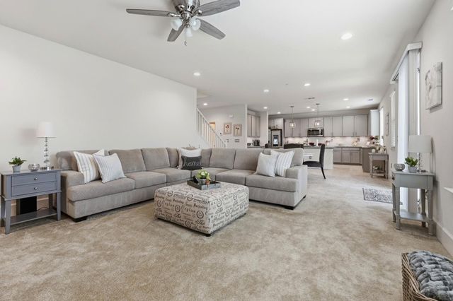 1230 Robbies Court, Hollister, CA 95023