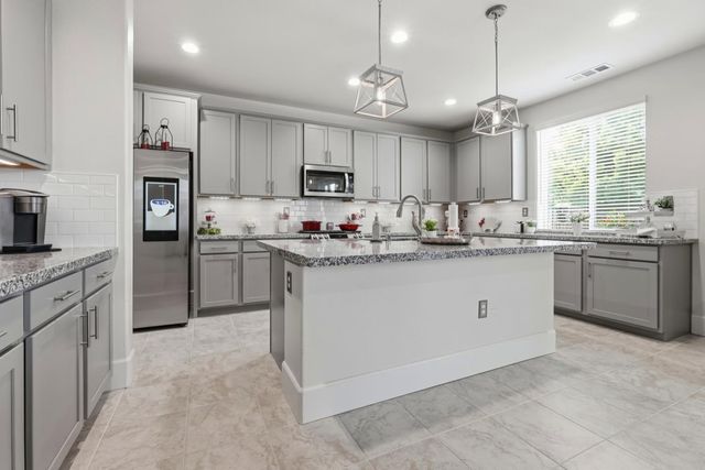 1230 Robbies Court, Hollister, CA 95023