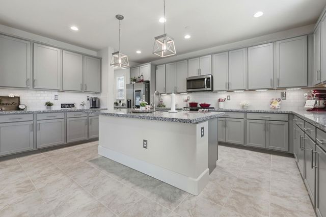 1230 Robbies Court, Hollister, CA 95023