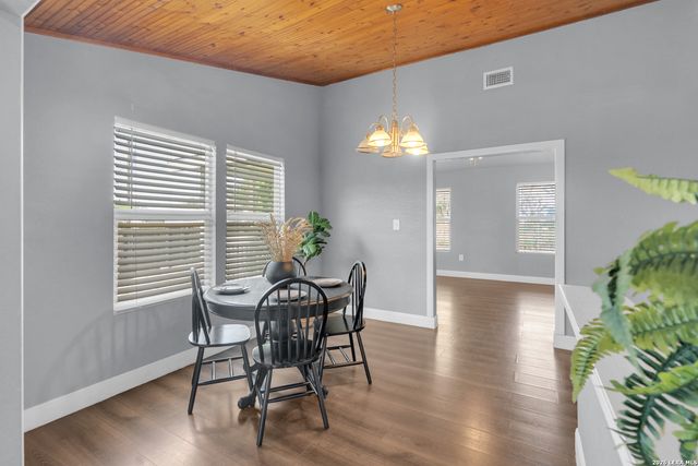 4236 Lonesome Trl, Von Ormy, TX 78073