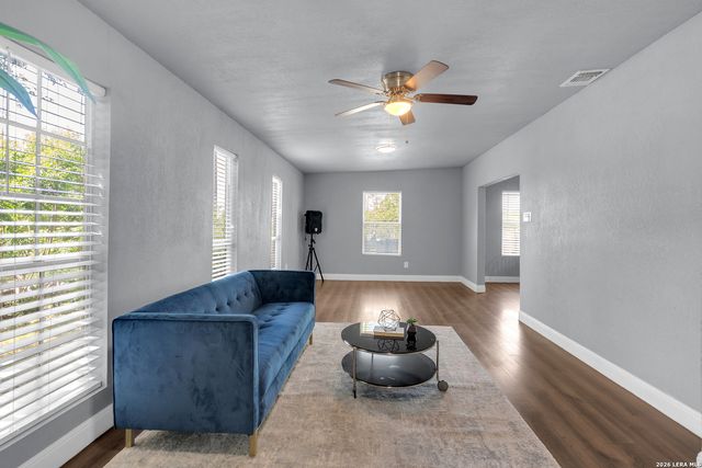 4236 Lonesome Trl, Von Ormy, TX 78073