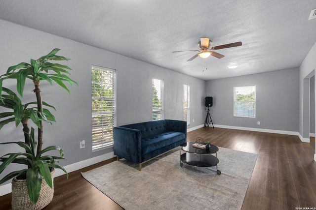 4236 Lonesome Trl, Von Ormy, TX 78073