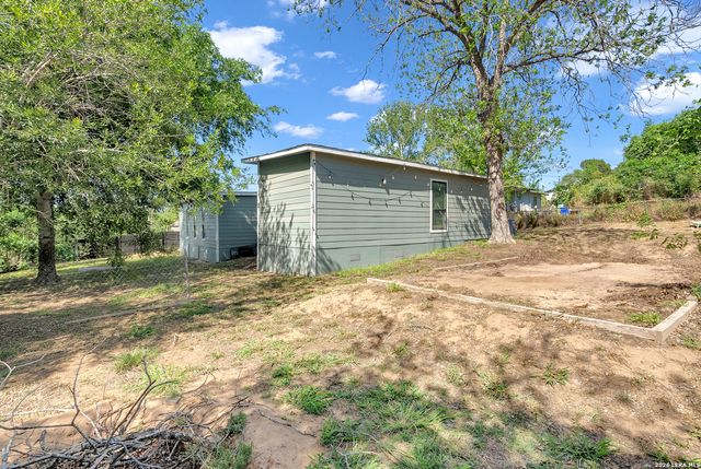 4236 Lonesome Trl, Von Ormy, TX 78073