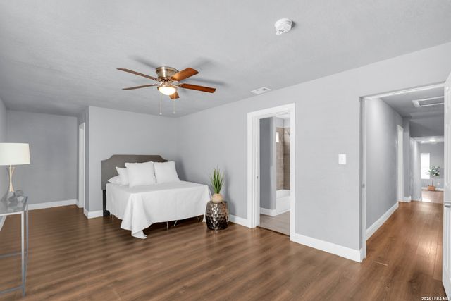 4236 Lonesome Trl, Von Ormy, TX 78073