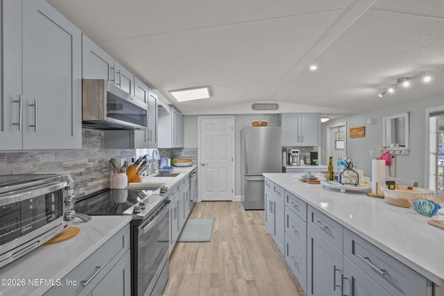 253 HESS RD Road, Crescent City, FL 32112