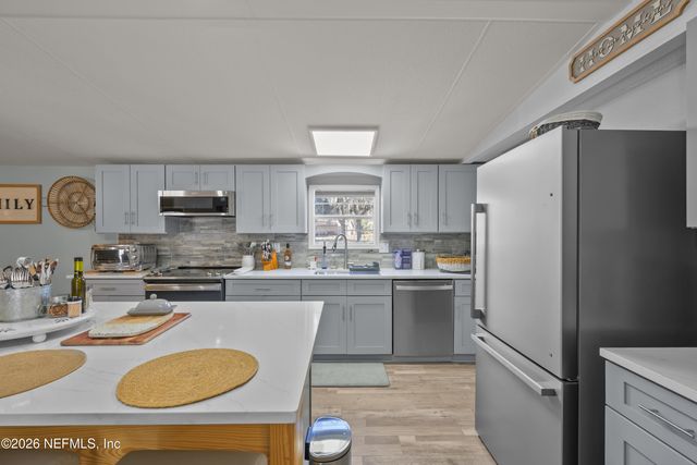 253 HESS RD Road, Crescent City, FL 32112