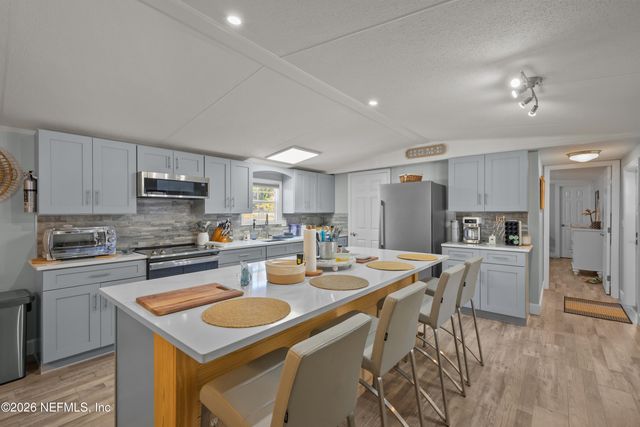 253 HESS RD Road, Crescent City, FL 32112