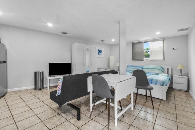 2080 Canter Way, Wellington, FL 33414