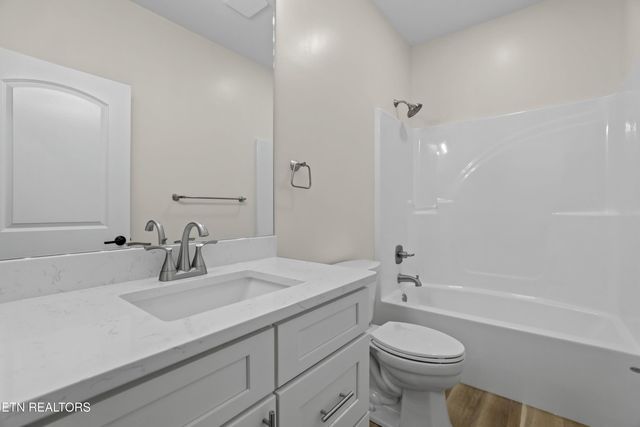 322 Fairway Drive, Dandridge, TN 37725