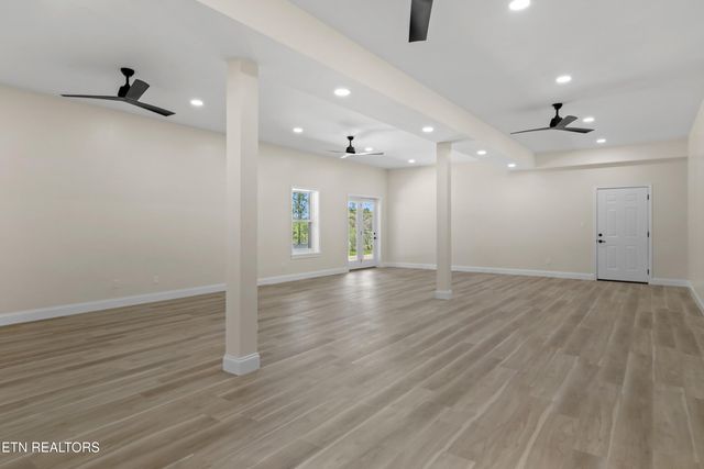 322 Fairway Drive, Dandridge, TN 37725