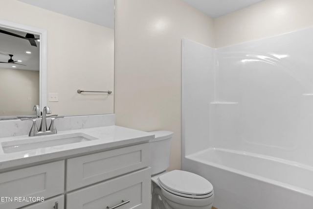 322 Fairway Drive, Dandridge, TN 37725