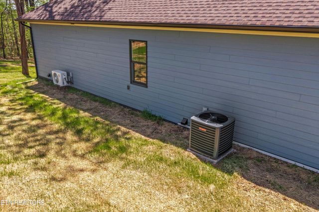 322 Fairway Drive, Dandridge, TN 37725