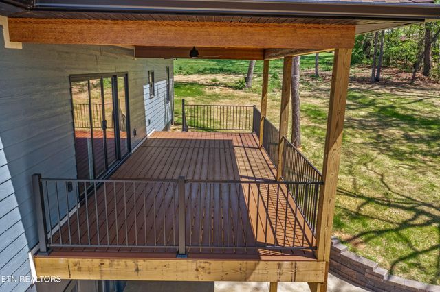322 Fairway Drive, Dandridge, TN 37725