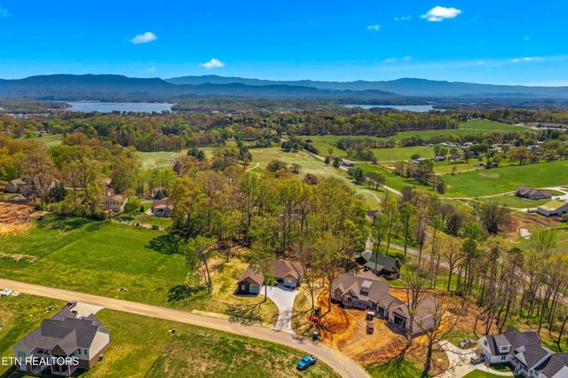 322 Fairway Drive, Dandridge, TN 37725