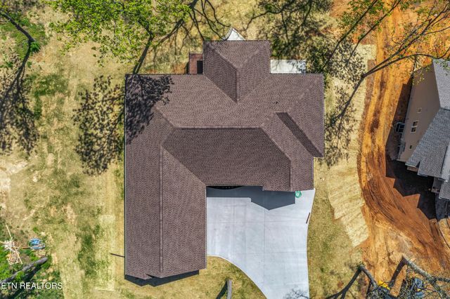 322 Fairway Drive, Dandridge, TN 37725