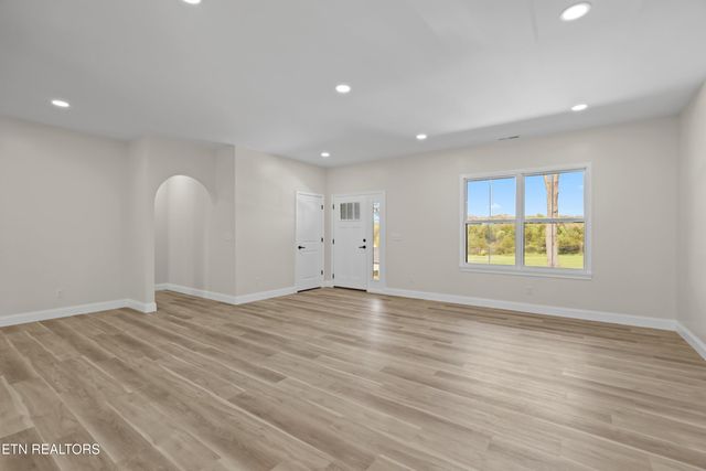 322 Fairway Drive, Dandridge, TN 37725