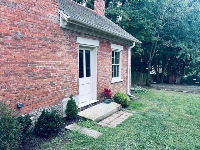 105 S COLUMBUS Street, Somerset, OH 43783