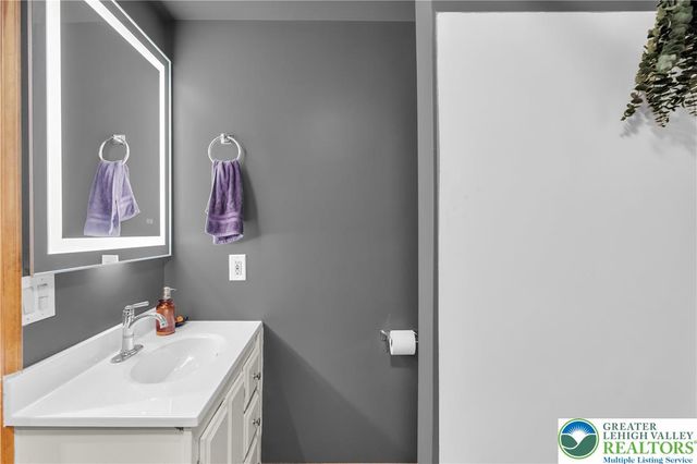 2031 Wayne Street, Bethlehem Twp, PA 18020