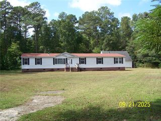 34026 Doctors RD, Newsoms, VA 23874