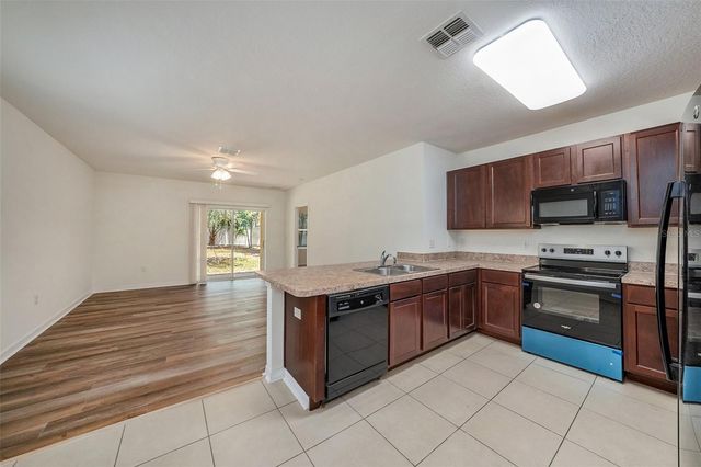 10212 HAWK STORM AVENUE, Tampa, FL 33610