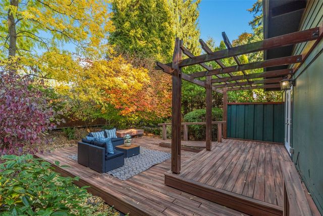 13524 Roosevelt Way N, Seattle, WA 98133