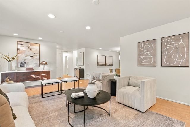 13524 Roosevelt Way N, Seattle, WA 98133