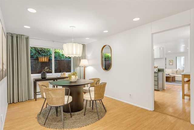 13524 Roosevelt Way N, Seattle, WA 98133