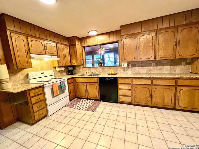 433 Fort Clark Rd, Brackettville, TX 78832