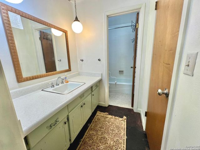 433 Fort Clark Rd, Brackettville, TX 78832