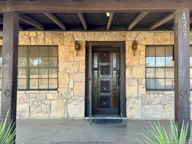 433 Fort Clark Rd, Brackettville, TX 78832