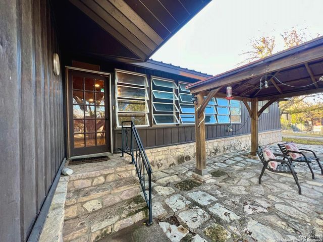 433 Fort Clark Rd, Brackettville, TX 78832