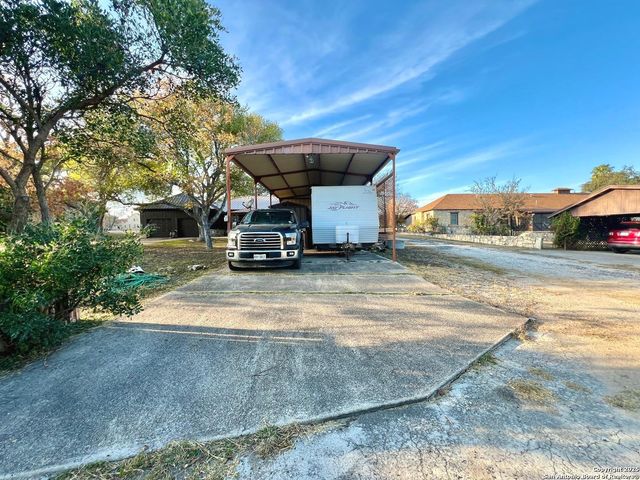 433 Fort Clark Rd, Brackettville, TX 78832