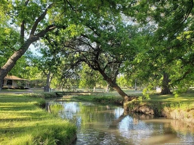 433 Fort Clark Rd, Brackettville, TX 78832