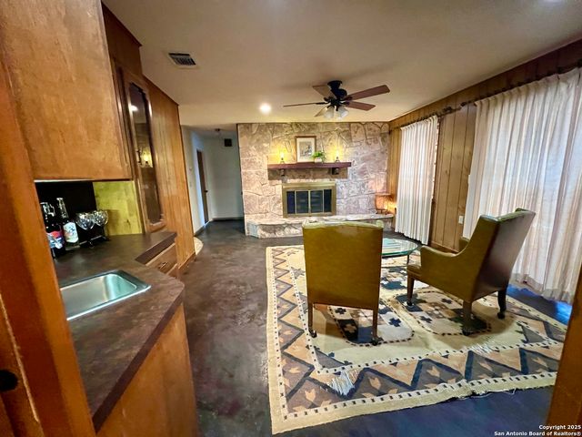 433 Fort Clark Rd, Brackettville, TX 78832