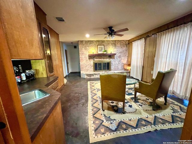 433 Fort Clark Rd, Brackettville, TX 78832