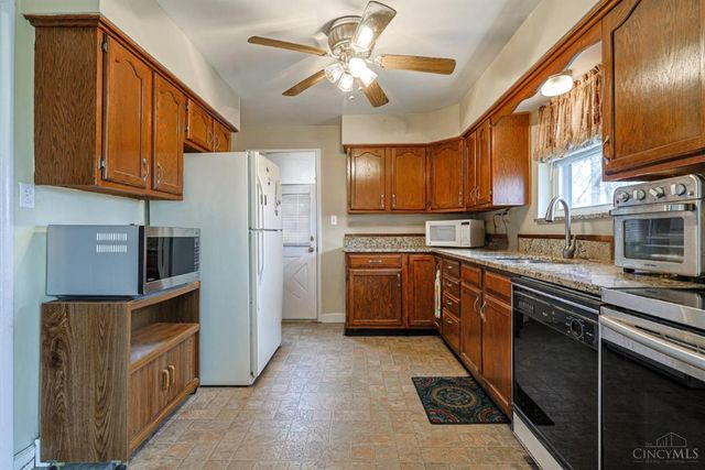 1206 Sycamore Lane, Amelia, OH 45102