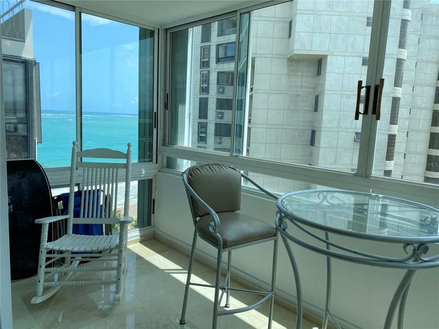 Park Plaza 4429 AVE ISLA VERDE 12, Carolina, PR 00979