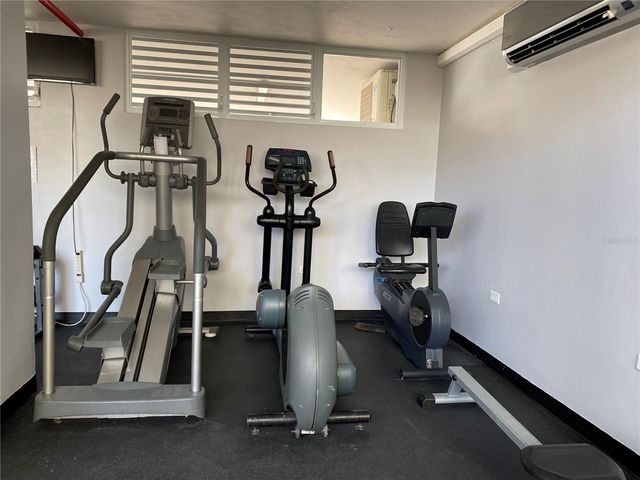 Park Plaza 4429 AVE ISLA VERDE 12, Carolina, PR 00979